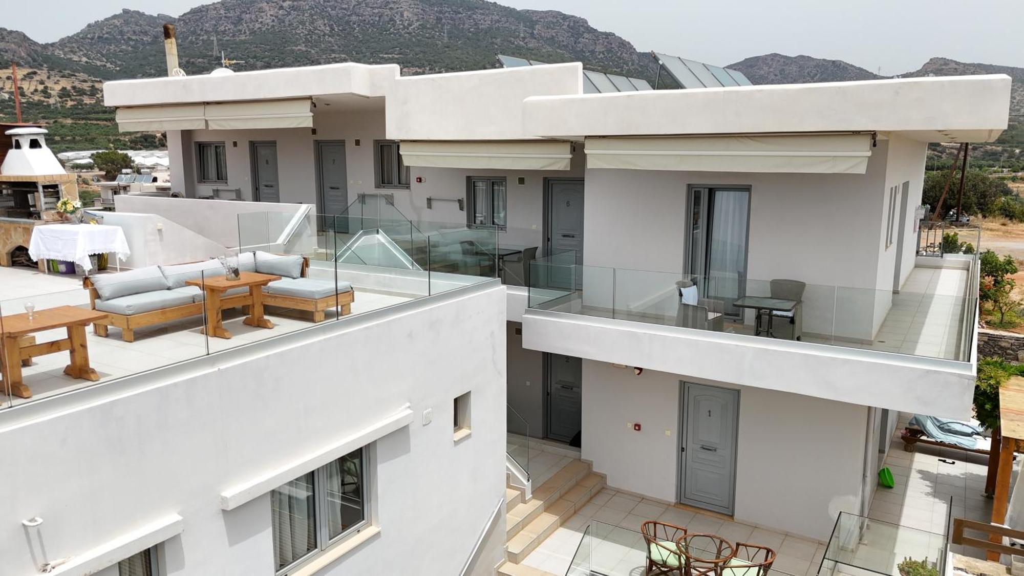 Asteri Apartments Und Studios Makrýgialos Eksteriør bilde