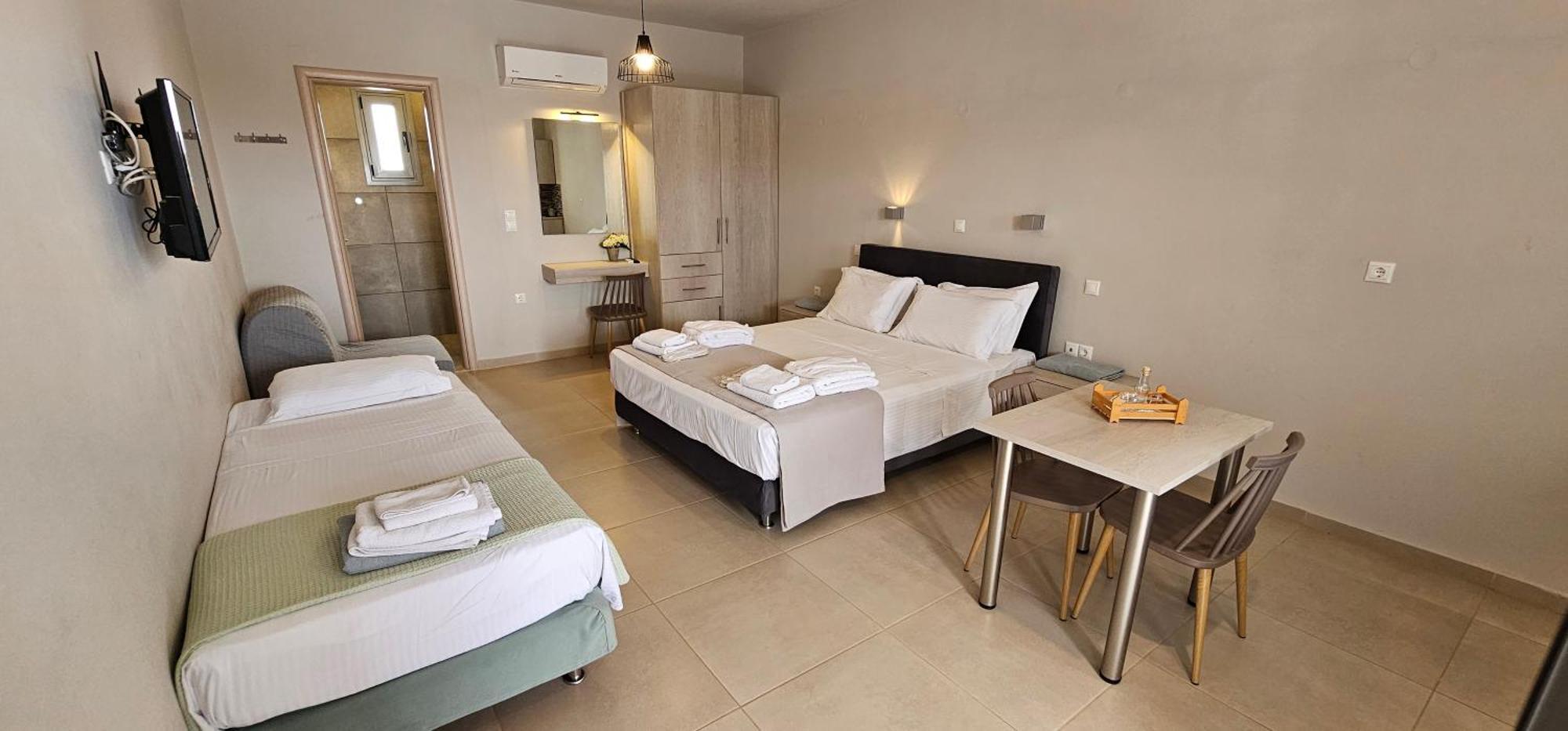 Asteri Apartments Und Studios Makrýgialos Eksteriør bilde