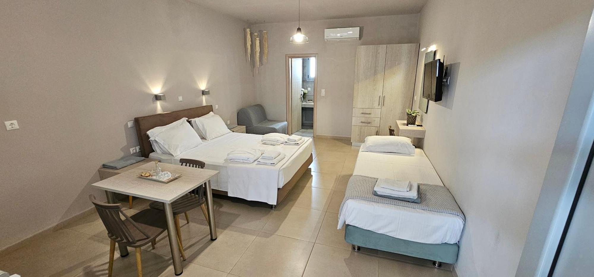 Asteri Apartments Und Studios Makrýgialos Eksteriør bilde