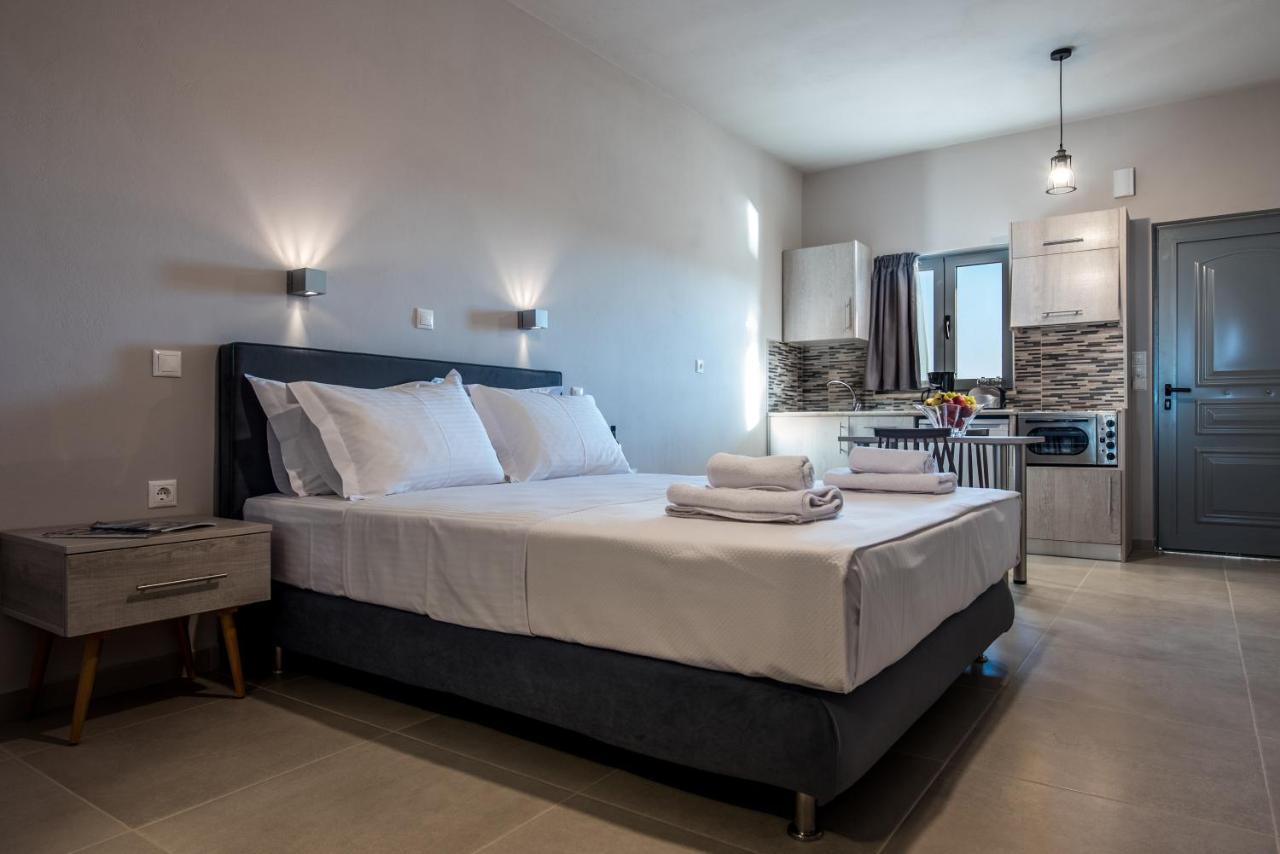Asteri Apartments Und Studios Makrýgialos Eksteriør bilde