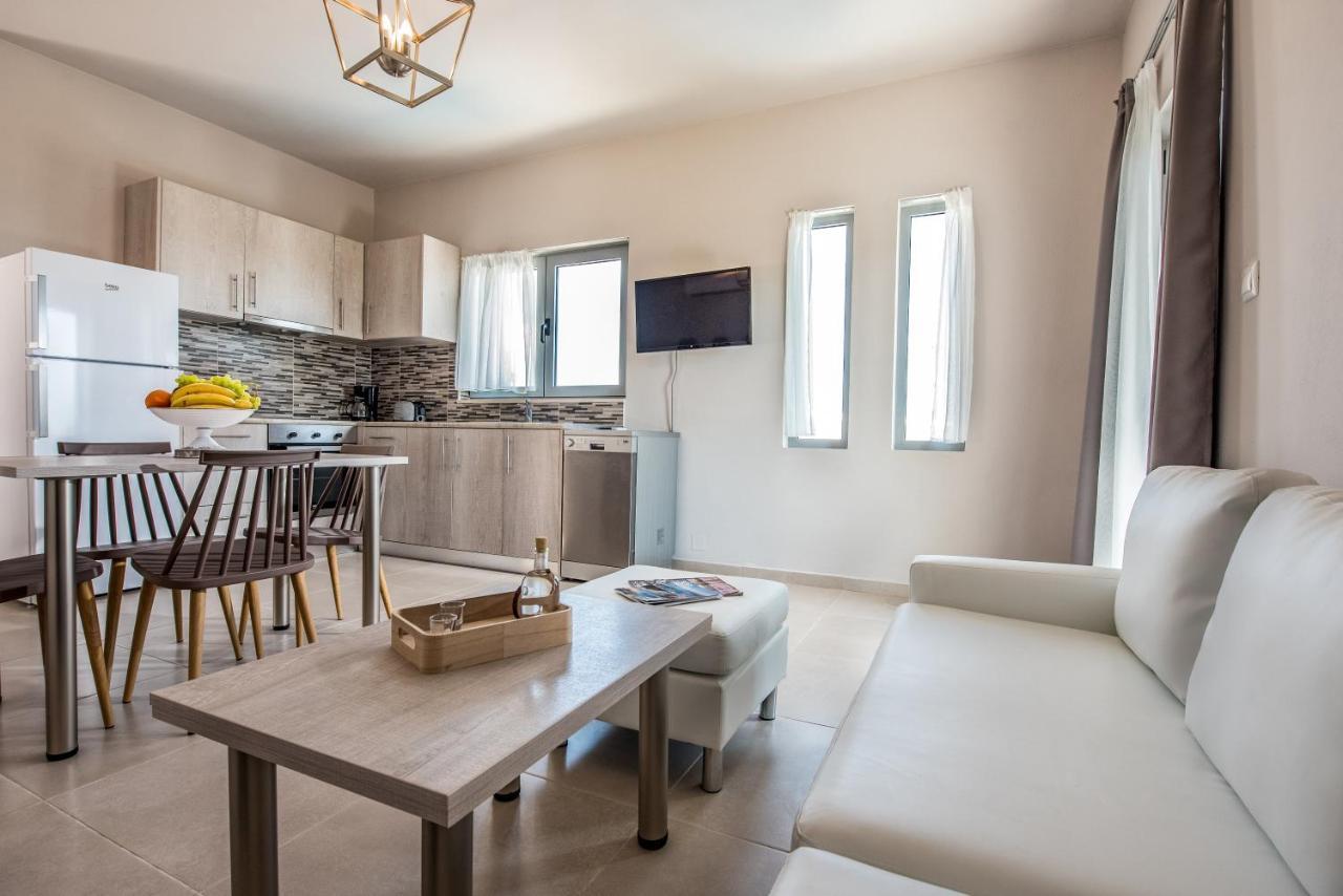 Asteri Apartments Und Studios Makrýgialos Eksteriør bilde