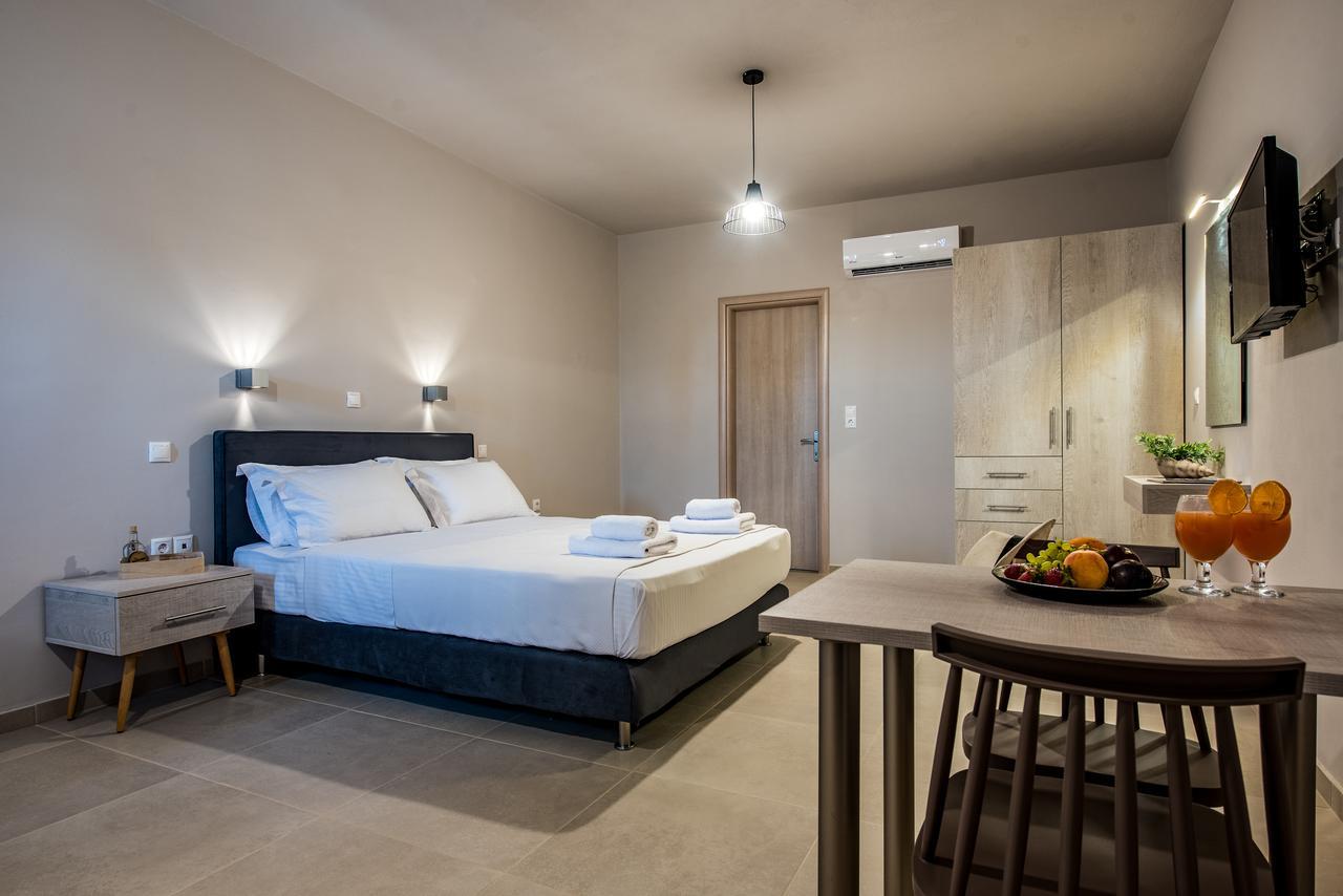 Asteri Apartments Und Studios Makrýgialos Eksteriør bilde
