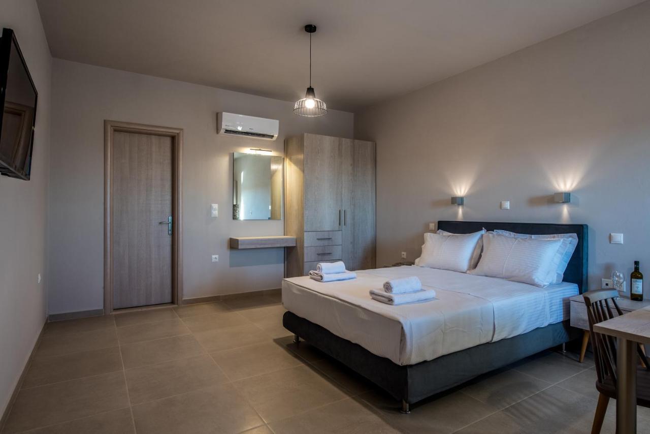 Asteri Apartments Und Studios Makrýgialos Eksteriør bilde