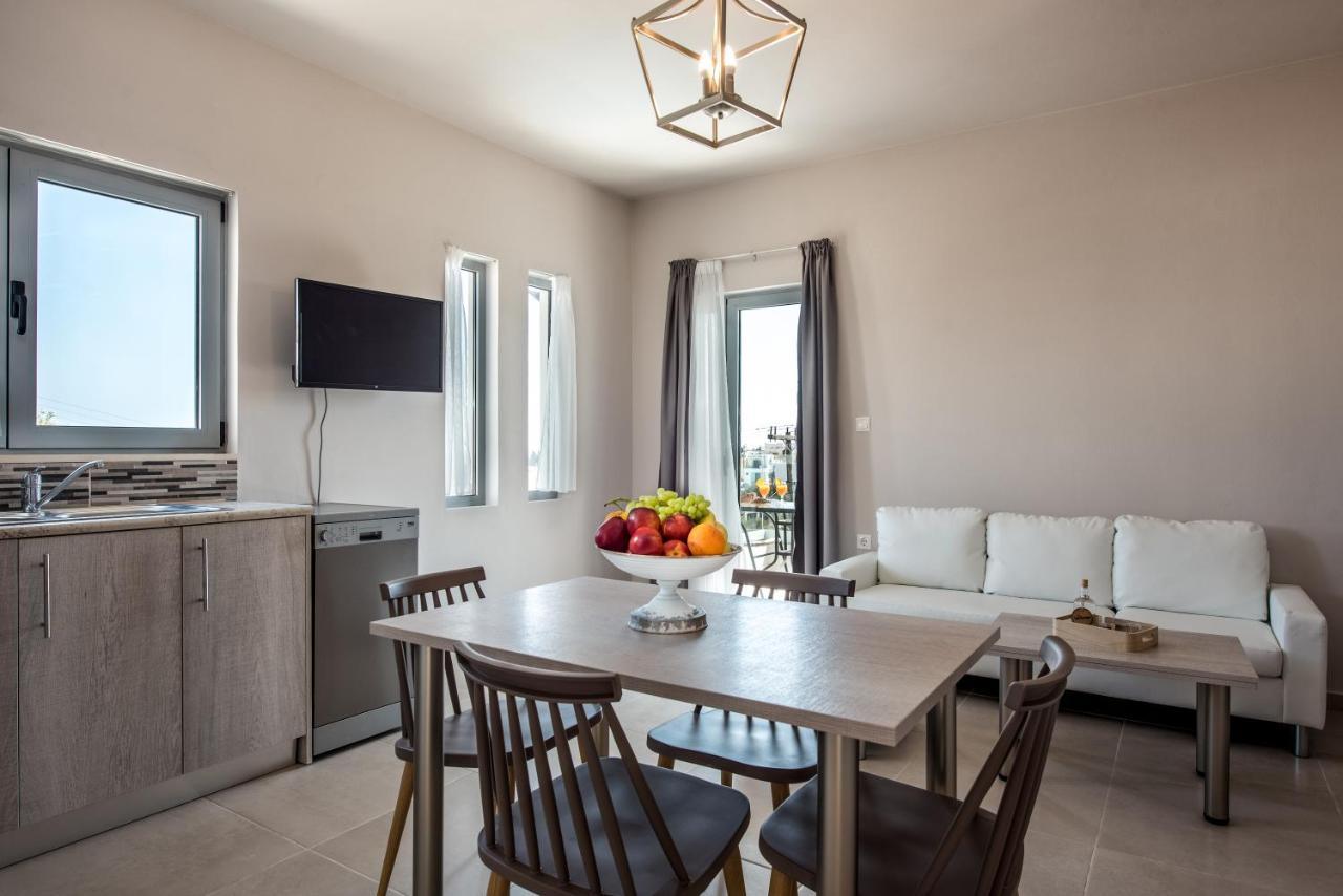 Asteri Apartments Und Studios Makrýgialos Eksteriør bilde